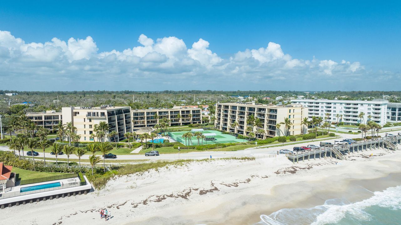 На продажу: $585,000 (2 спален, 2 ванн, 1080 Квадратных фут)