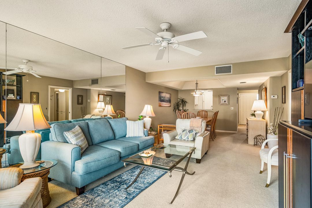 На продажу: $585,000 (2 спален, 2 ванн, 1080 Квадратных фут)