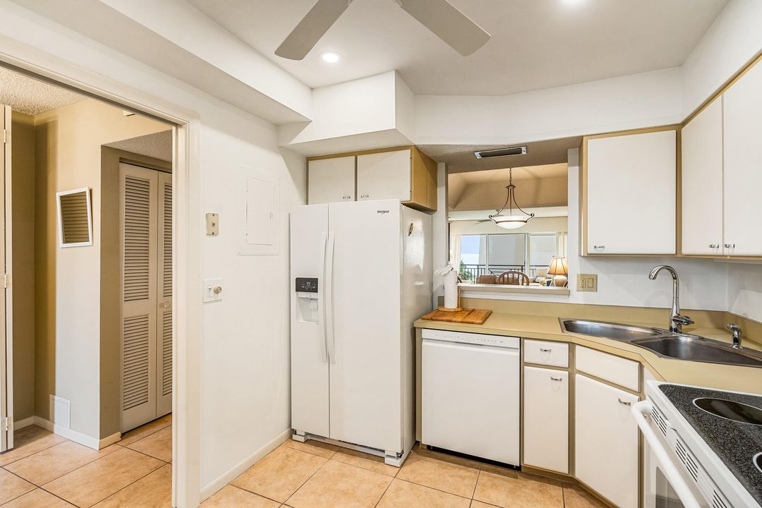 На продажу: $585,000 (2 спален, 2 ванн, 1080 Квадратных фут)