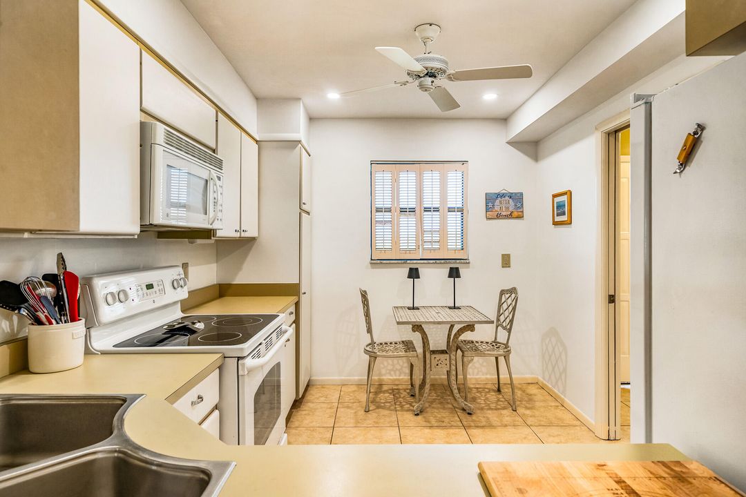 На продажу: $585,000 (2 спален, 2 ванн, 1080 Квадратных фут)