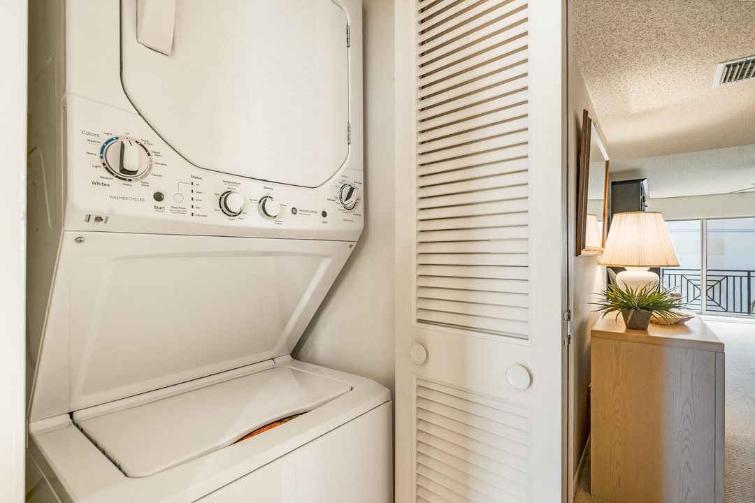 На продажу: $585,000 (2 спален, 2 ванн, 1080 Квадратных фут)