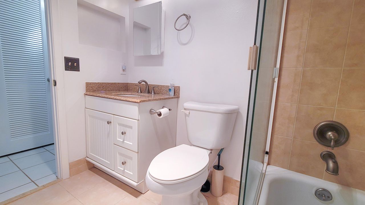 For Sale: $57,000 (1 beds, 1 baths, 570 Square Feet)