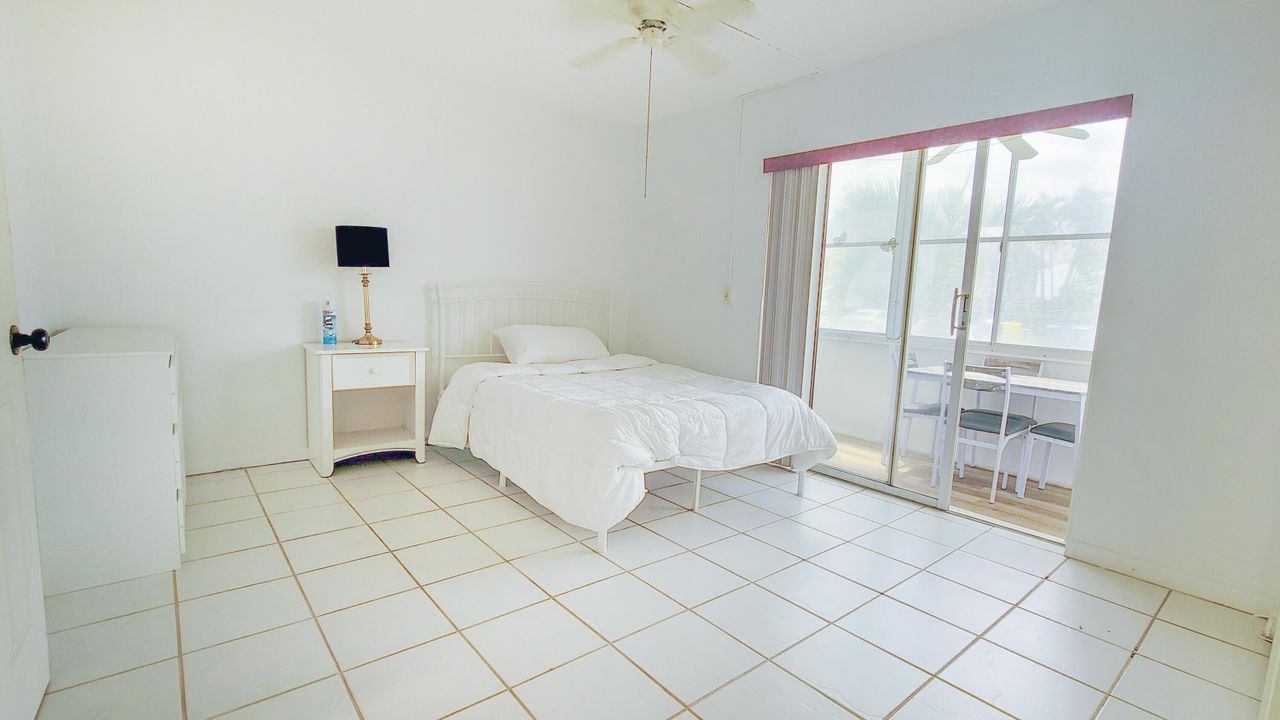 For Sale: $57,000 (1 beds, 1 baths, 570 Square Feet)