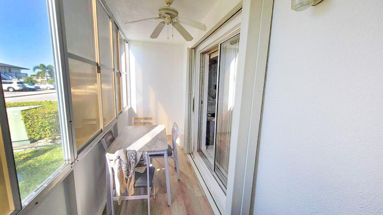 For Sale: $57,000 (1 beds, 1 baths, 570 Square Feet)