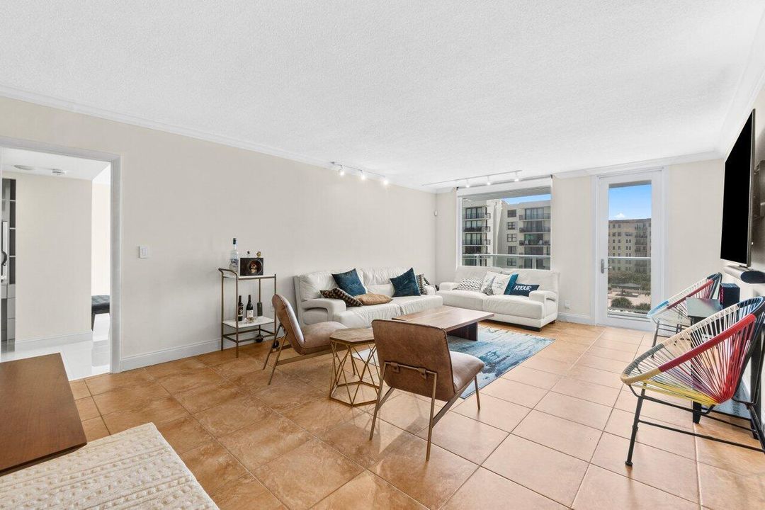 For Sale: $679,900 (2 beds, 2 baths, 1548 Square Feet)