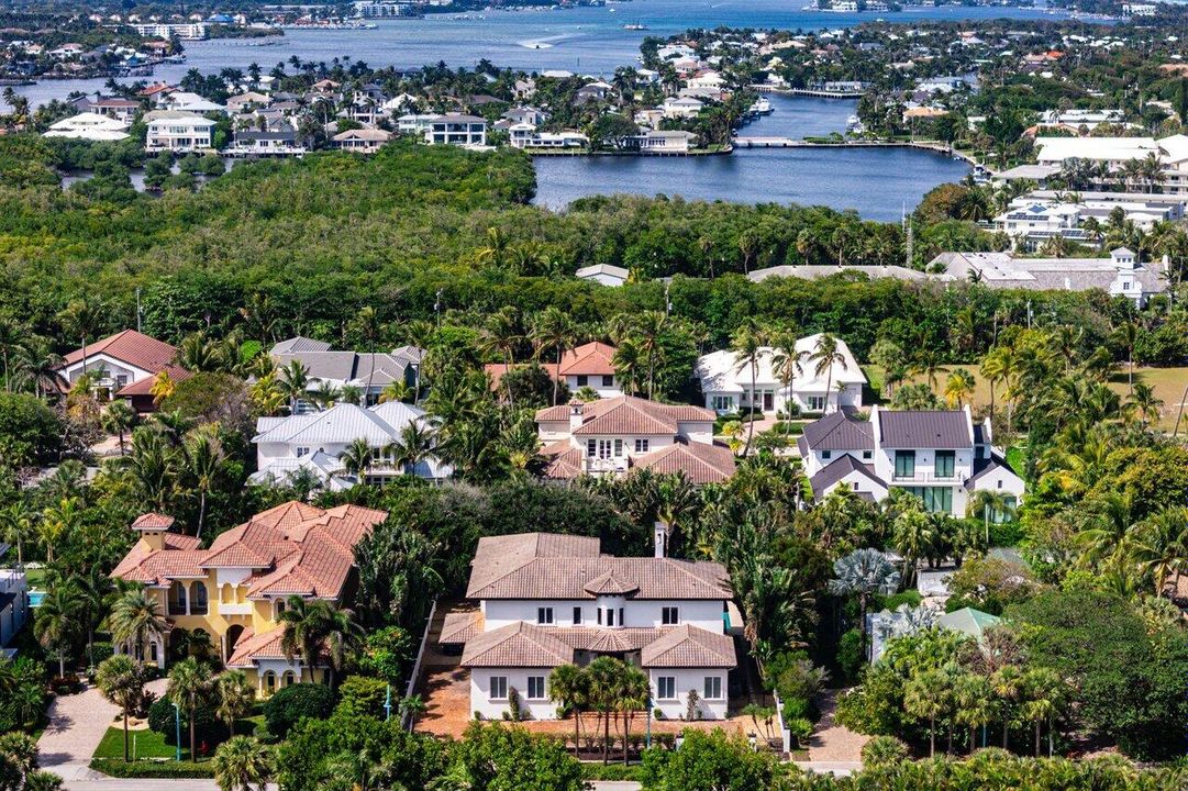 For Sale: $4,950,000 (6 beds, 6 baths, 6708 Square Feet)