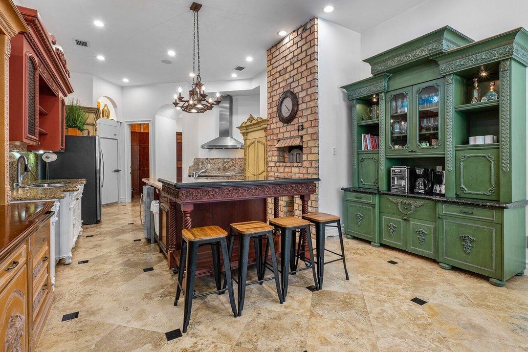 For Sale: $4,950,000 (6 beds, 6 baths, 6708 Square Feet)