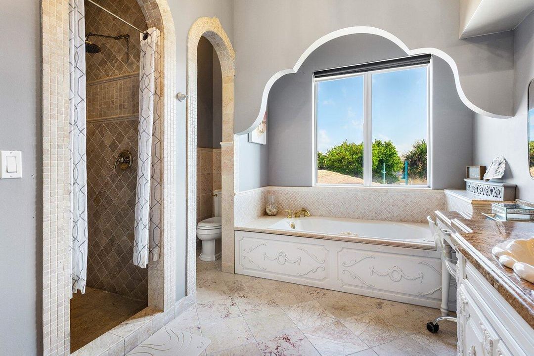 For Sale: $4,950,000 (6 beds, 6 baths, 6708 Square Feet)