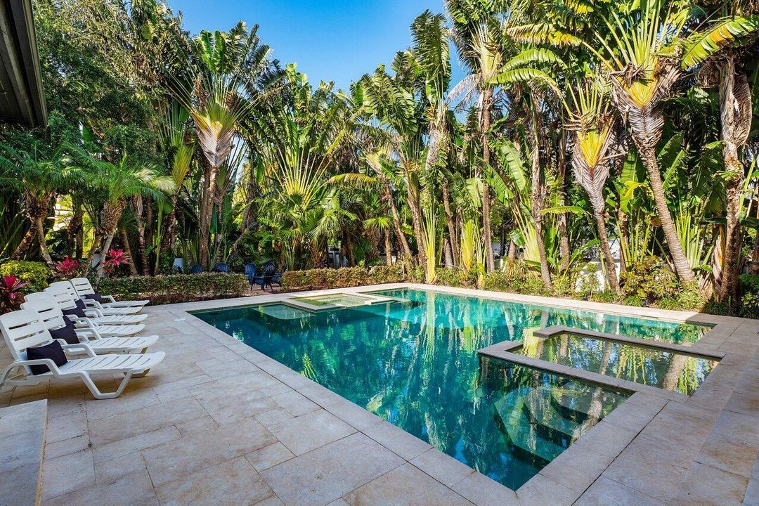 For Sale: $4,950,000 (6 beds, 6 baths, 6708 Square Feet)