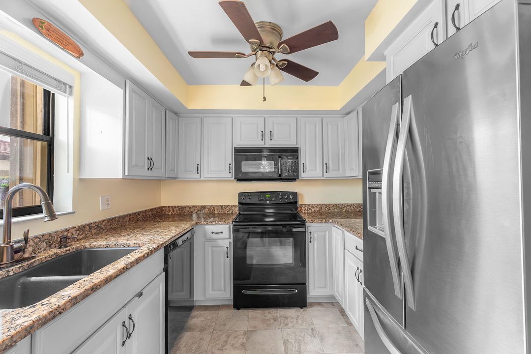 Под контрактом: $249,000 (2 спален, 2 ванн, 1188 Квадратных фут)