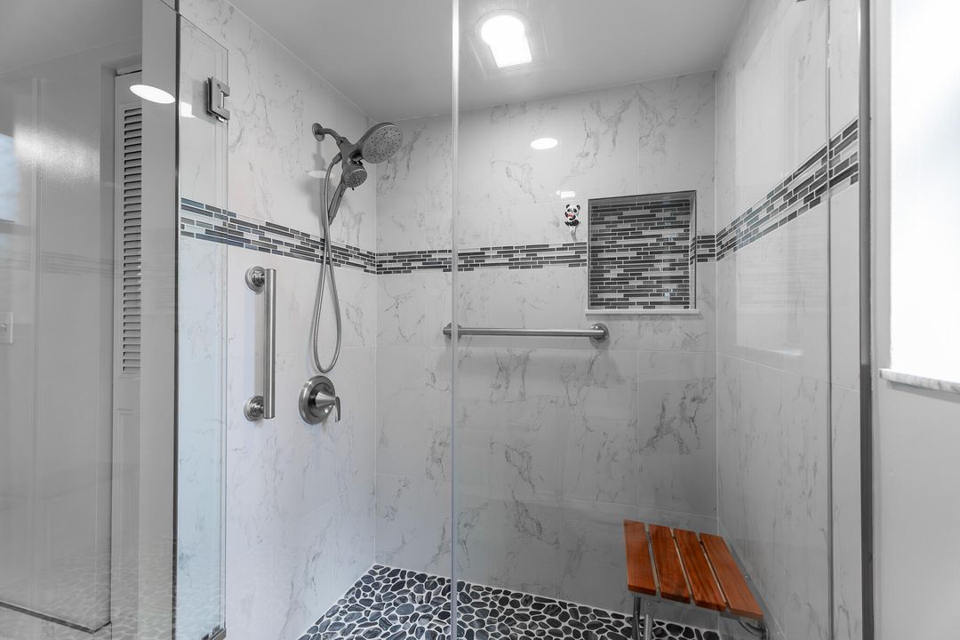 Под контрактом: $249,000 (2 спален, 2 ванн, 1188 Квадратных фут)