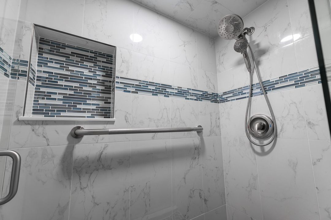 Под контрактом: $249,000 (2 спален, 2 ванн, 1188 Квадратных фут)