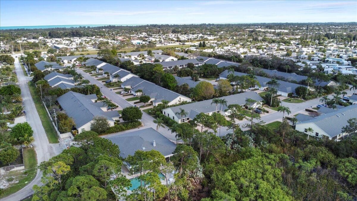 For Sale: $269,900 (2 beds, 2 baths, 1129 Square Feet)