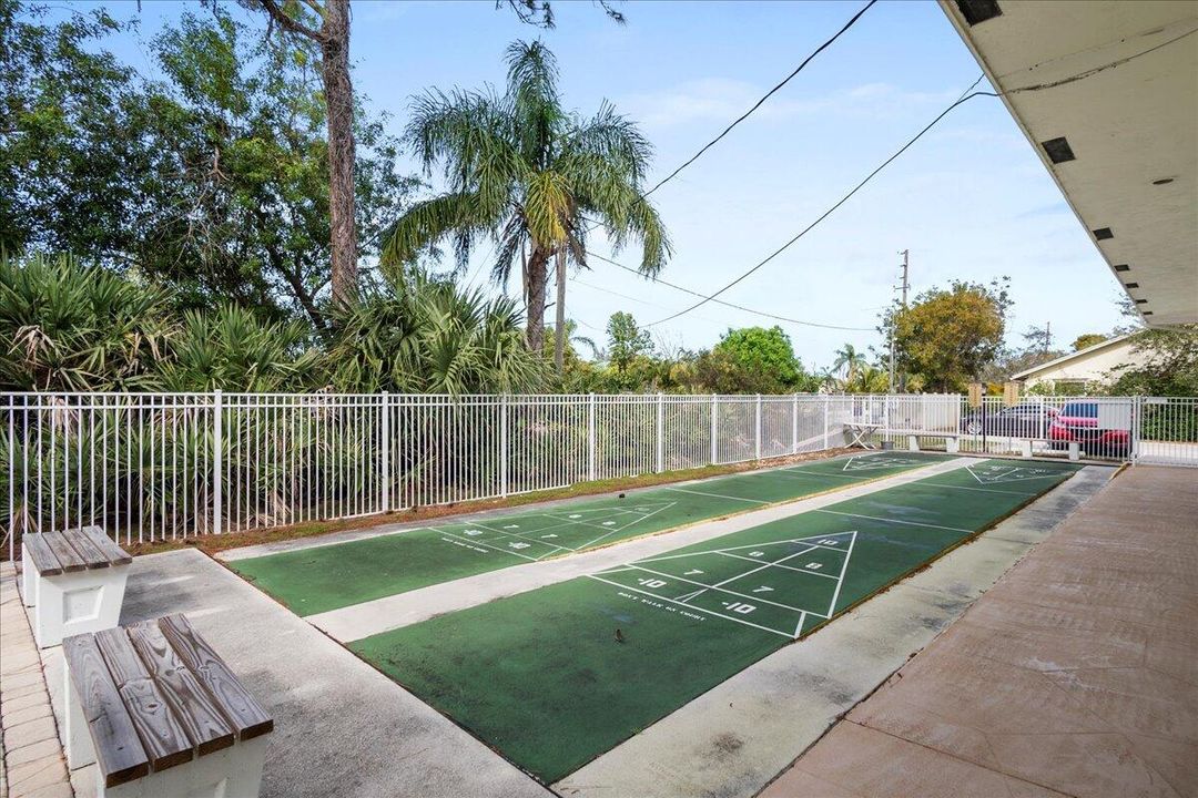 For Sale: $269,900 (2 beds, 2 baths, 1129 Square Feet)