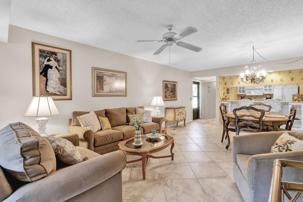 Activo con contrato: $224,000 (2 camas, 2 baños, 1188 Pies cuadrados)