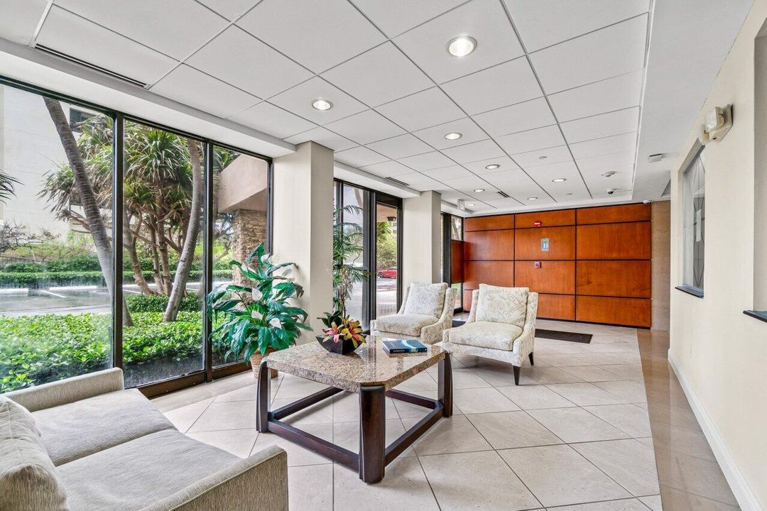 合同活跃: $7,500 (2 贝兹, 2 浴室, 1210 平方英尺)