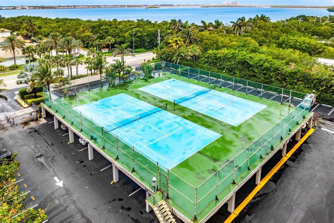 合同活跃: $7,500 (2 贝兹, 2 浴室, 1210 平方英尺)