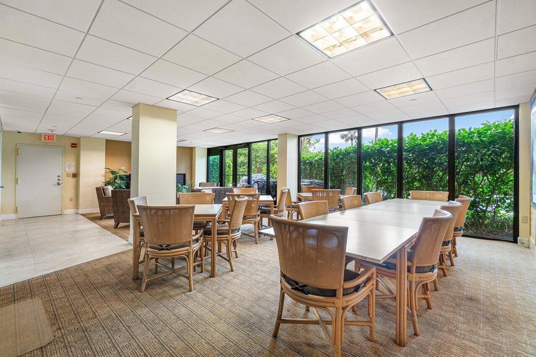 合同活跃: $7,500 (2 贝兹, 2 浴室, 1210 平方英尺)