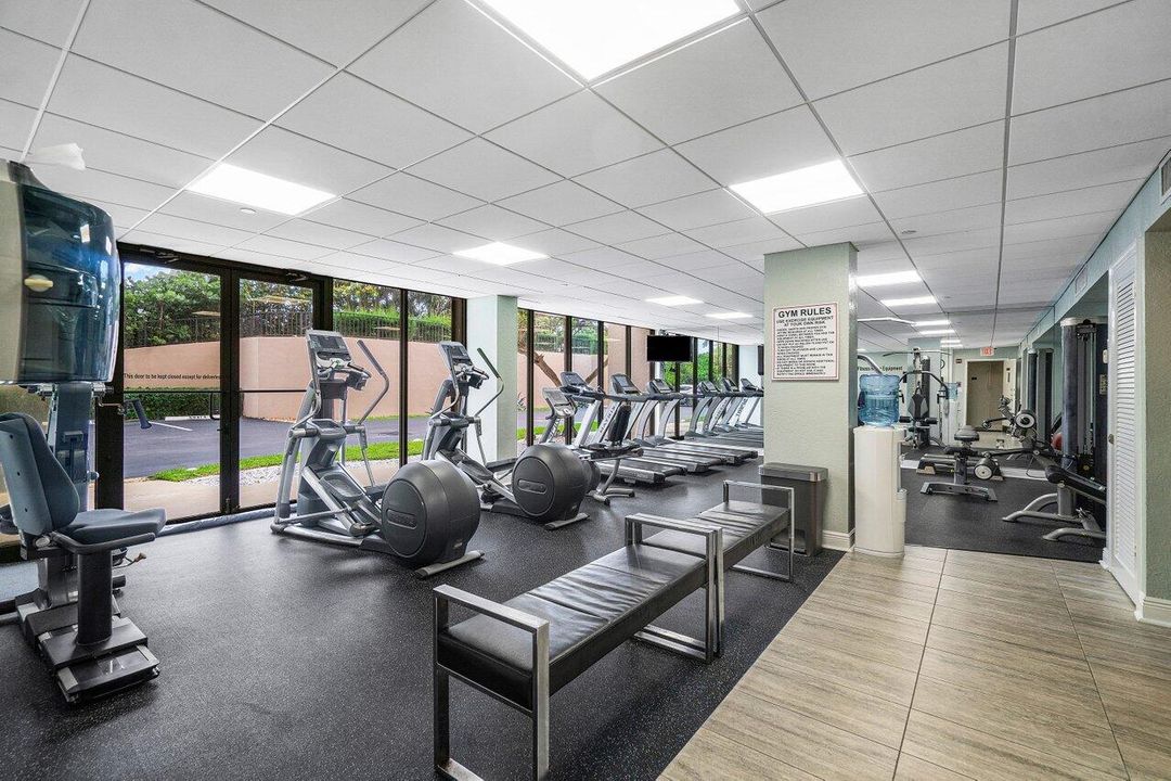 合同活跃: $7,500 (2 贝兹, 2 浴室, 1210 平方英尺)