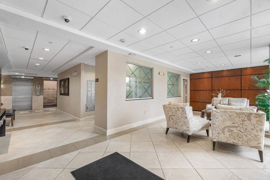 合同活跃: $7,500 (2 贝兹, 2 浴室, 1210 平方英尺)