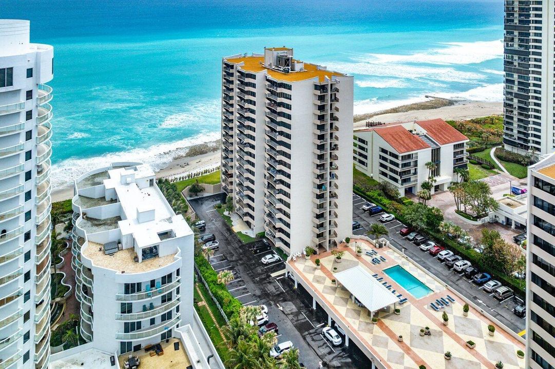 合同活跃: $7,500 (2 贝兹, 2 浴室, 1210 平方英尺)