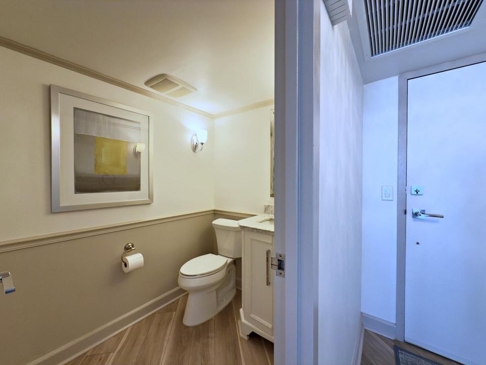 Под контрактом: $1,599,000 (3 спален, 2 ванн, 2323 Квадратных фут)