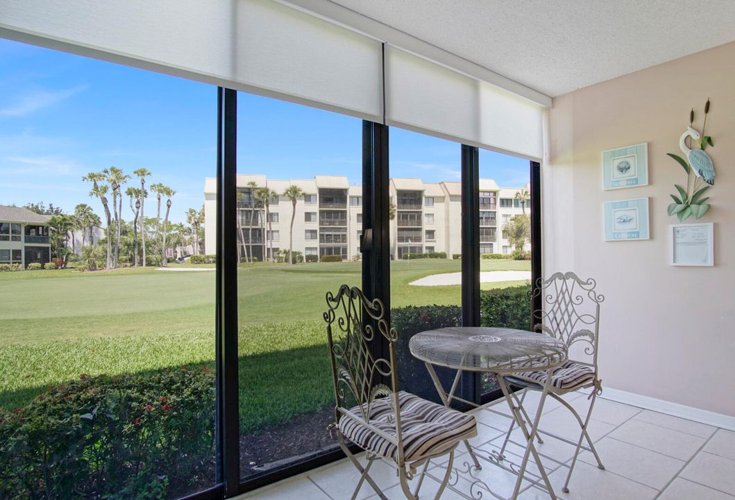 Active With Contract: $179,000 (1 beds, 1 baths, 887 Square Feet)