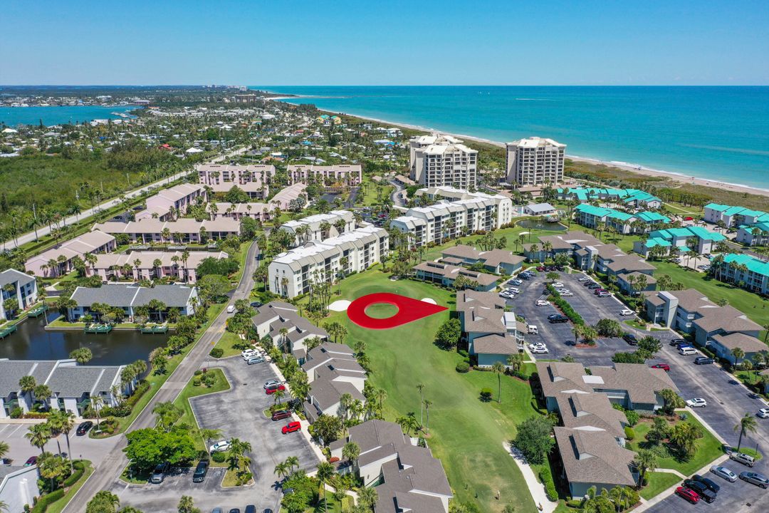 Active With Contract: $179,000 (1 beds, 1 baths, 887 Square Feet)