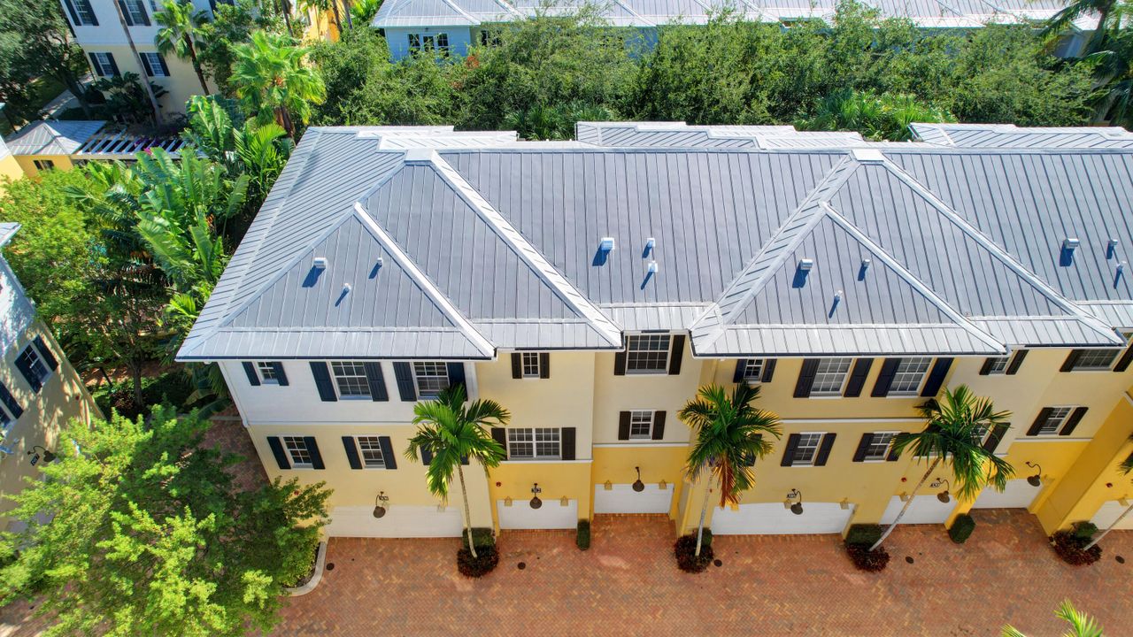 Active With Contract: $6,500 (3 beds, 3 baths, 1826 Square Feet)