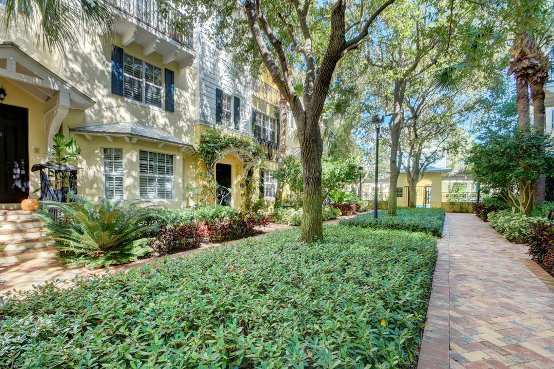 Active With Contract: $6,500 (3 beds, 3 baths, 1826 Square Feet)