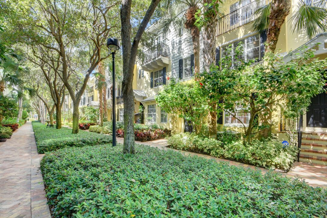 Active With Contract: $6,500 (3 beds, 3 baths, 1826 Square Feet)