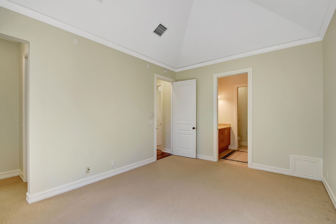 Active With Contract: $6,500 (3 beds, 3 baths, 1826 Square Feet)