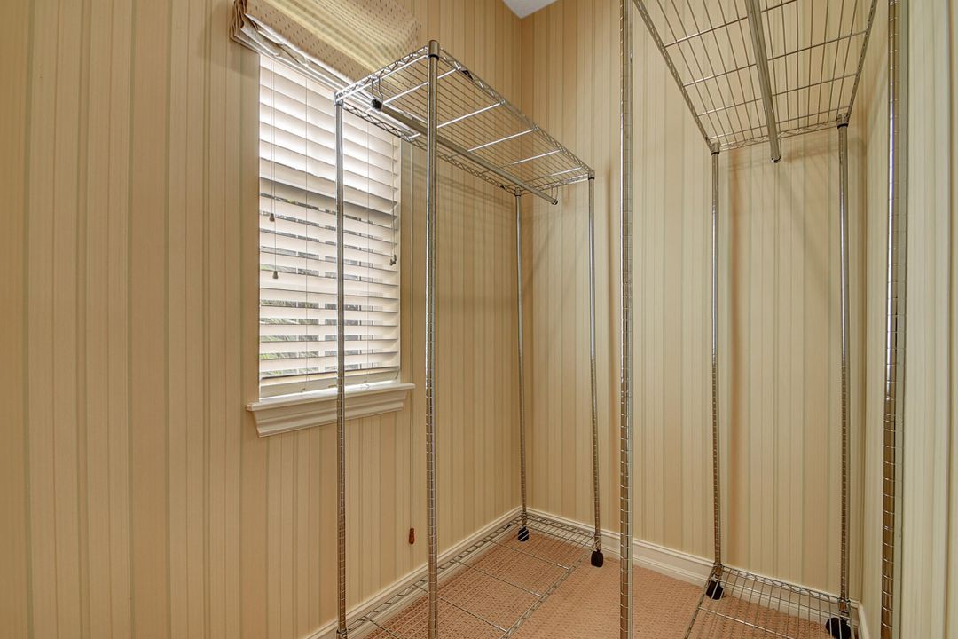 Active With Contract: $6,500 (3 beds, 3 baths, 1826 Square Feet)