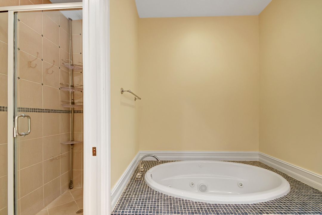 Active With Contract: $6,500 (3 beds, 3 baths, 1826 Square Feet)