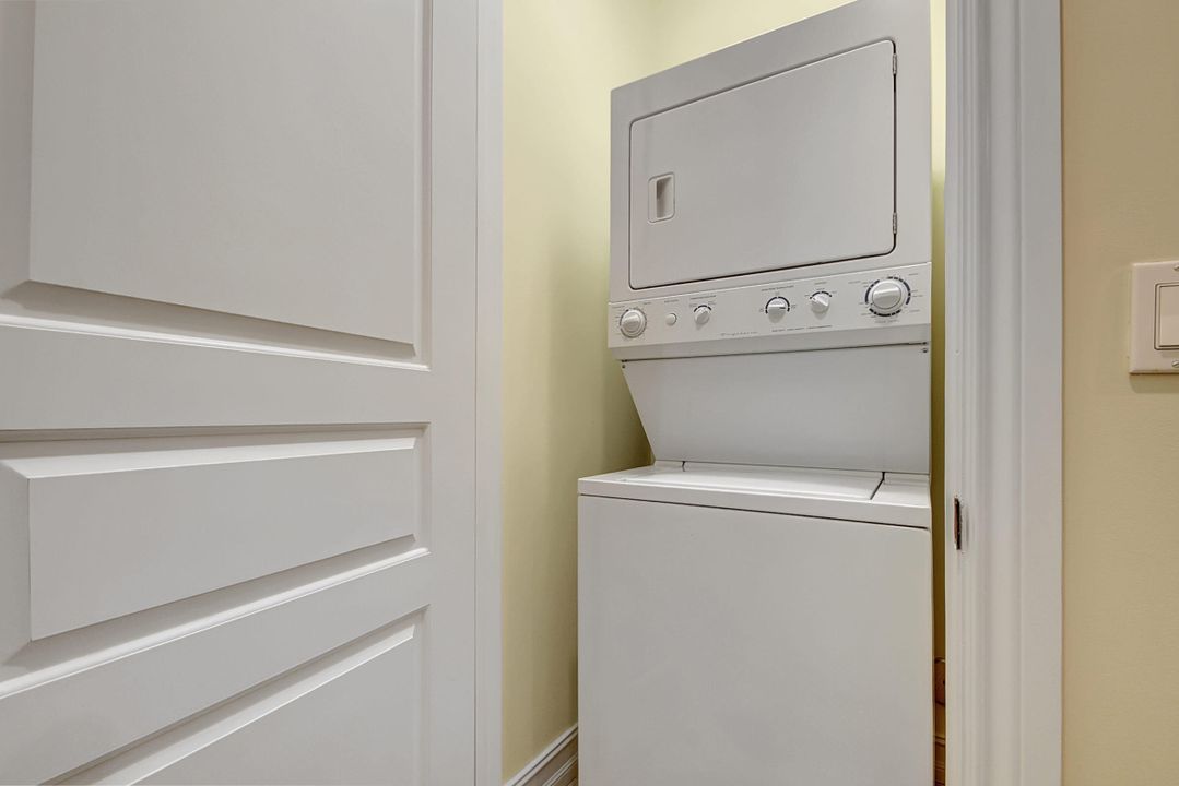 Active With Contract: $6,500 (3 beds, 3 baths, 1826 Square Feet)