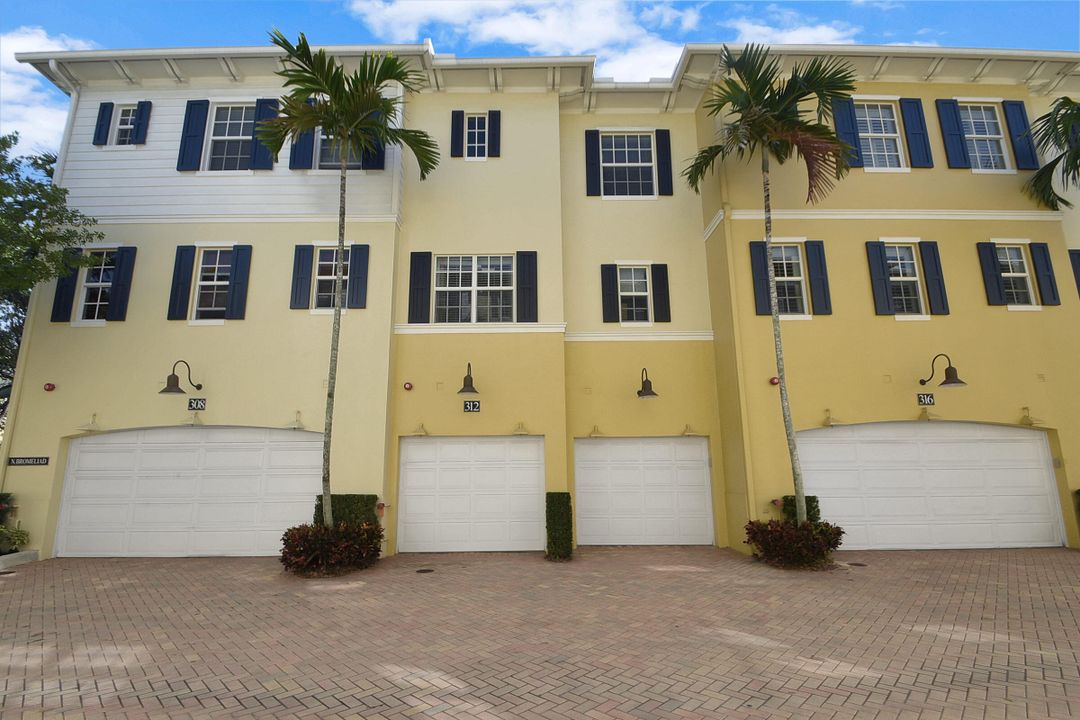 Active With Contract: $6,500 (3 beds, 3 baths, 1826 Square Feet)