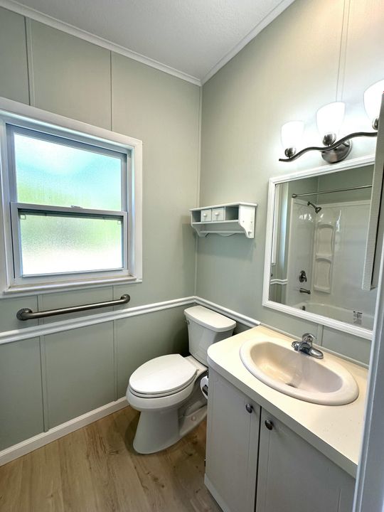 Active With Contract: $169,900 (2 beds, 2 baths, 884 Square Feet)