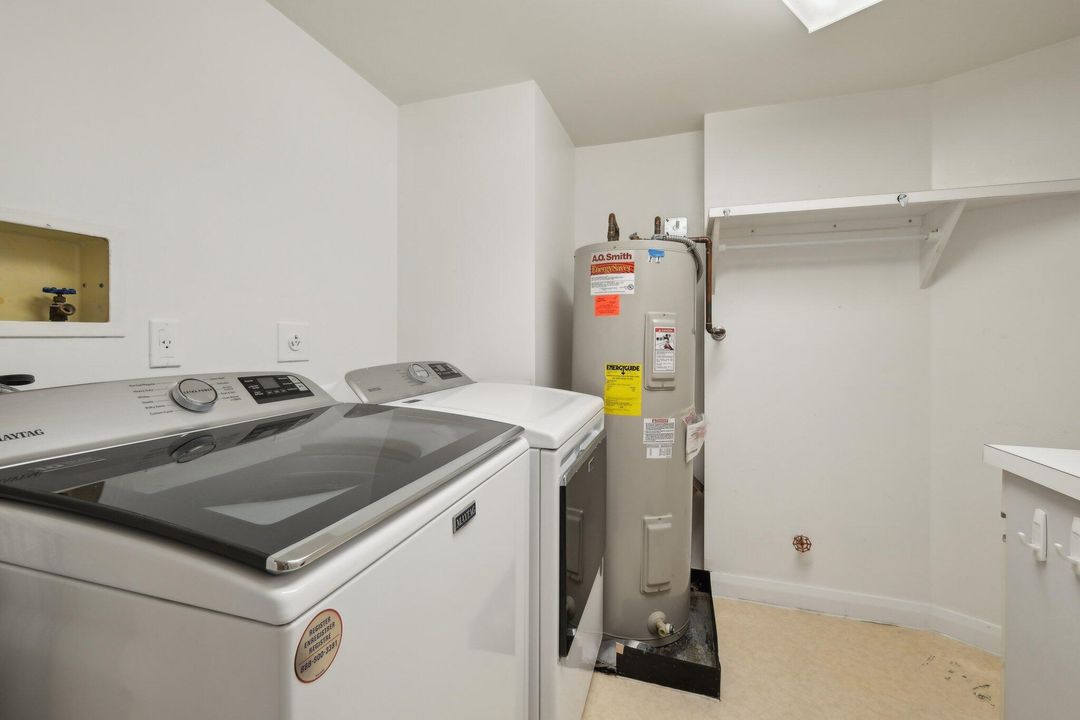 En Venta: $699,000 (2 camas, 2 baños, 2069 Pies cuadrados)