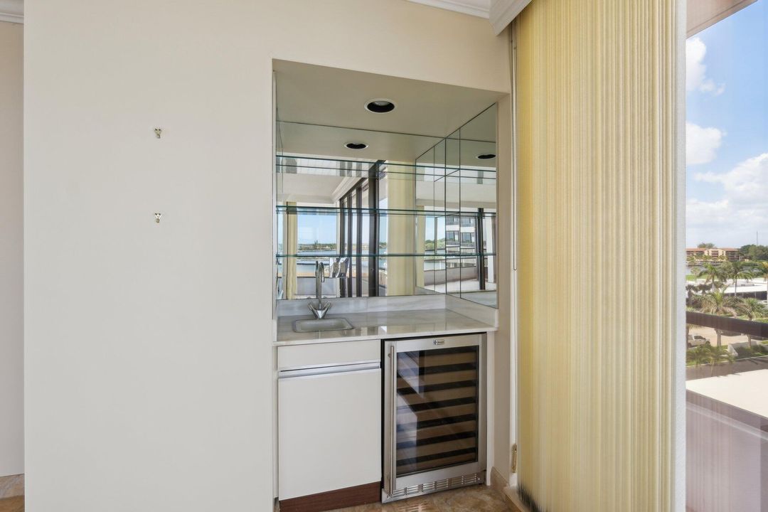 En Venta: $699,000 (2 camas, 2 baños, 2069 Pies cuadrados)