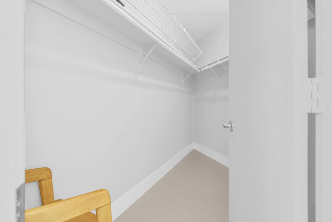 Под контрактом: $12,000 (2 спален, 2 ванн, 1448 Квадратных фут)