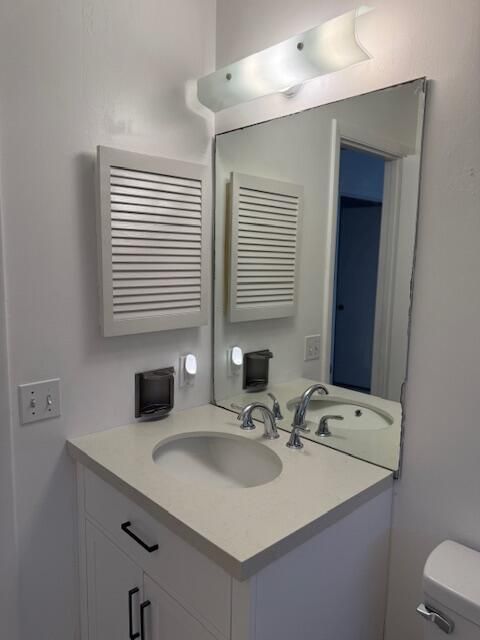 Под контрактом: $184,000 (2 спален, 2 ванн, 1112 Квадратных фут)