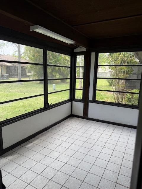 Под контрактом: $184,000 (2 спален, 2 ванн, 1112 Квадратных фут)