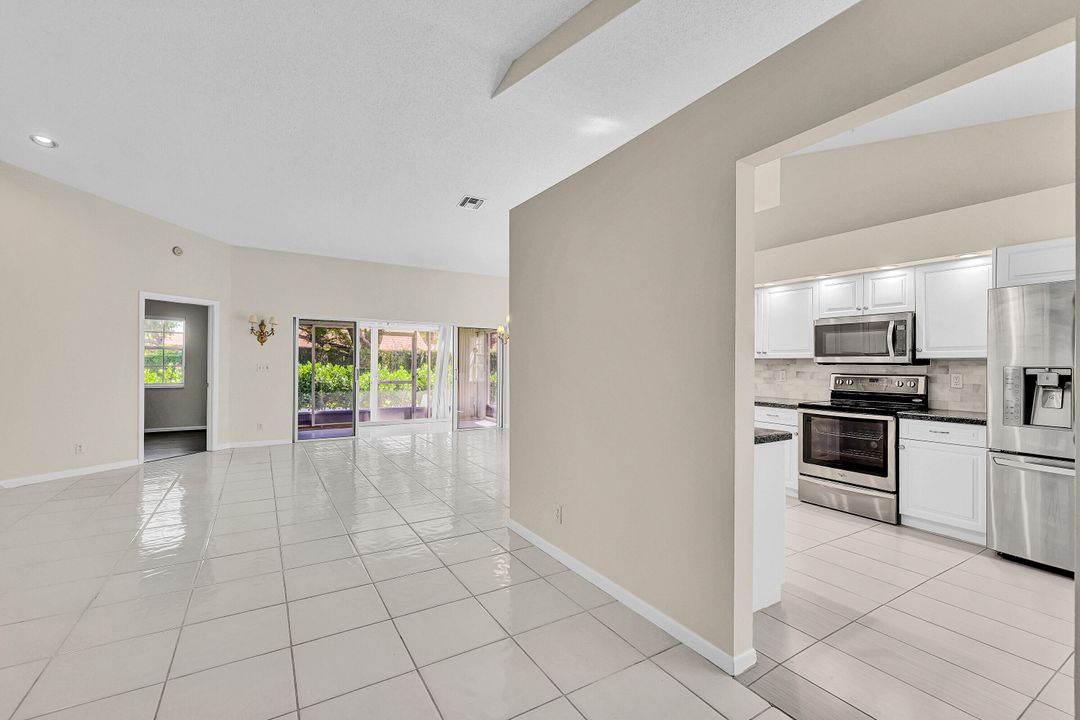 Active With Contract: $299,999 (3 beds, 2 baths, 1706 Square Feet)