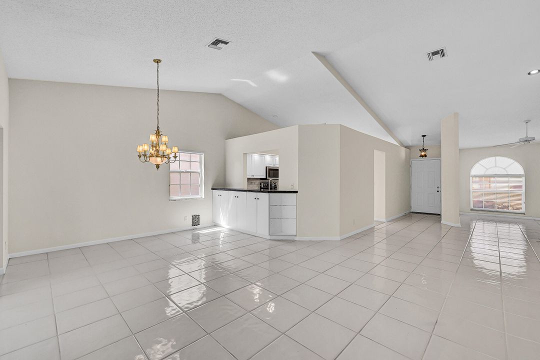 Active With Contract: $299,999 (3 beds, 2 baths, 1706 Square Feet)