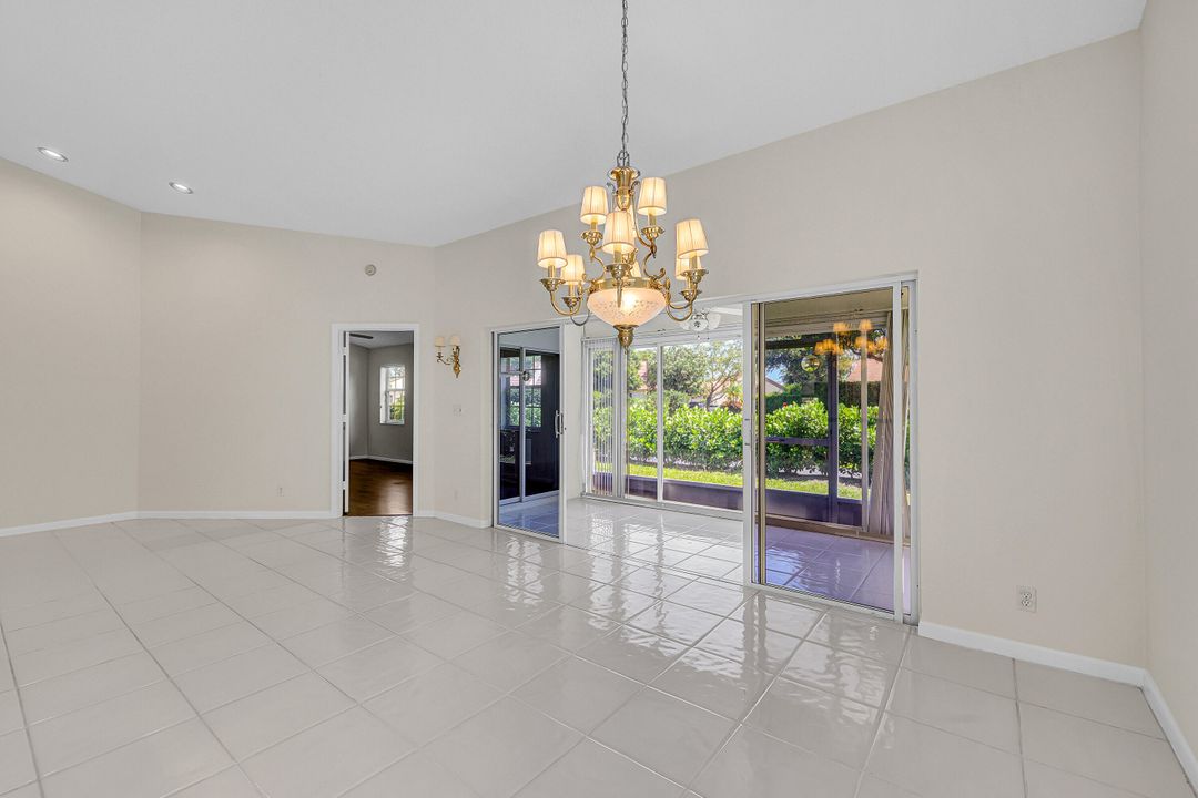 Active With Contract: $299,999 (3 beds, 2 baths, 1706 Square Feet)