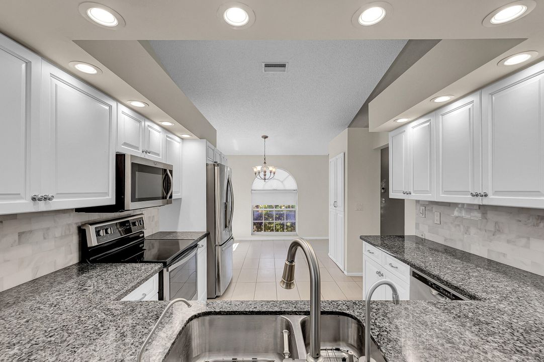 Active With Contract: $299,999 (3 beds, 2 baths, 1706 Square Feet)