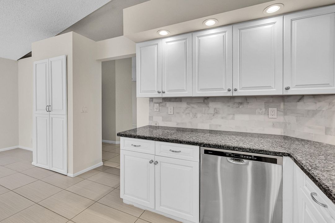 Active With Contract: $299,999 (3 beds, 2 baths, 1706 Square Feet)