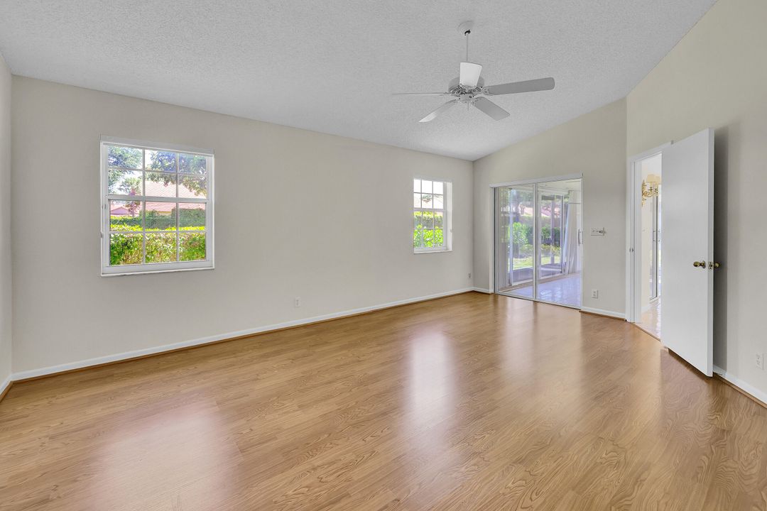 Active With Contract: $299,999 (3 beds, 2 baths, 1706 Square Feet)