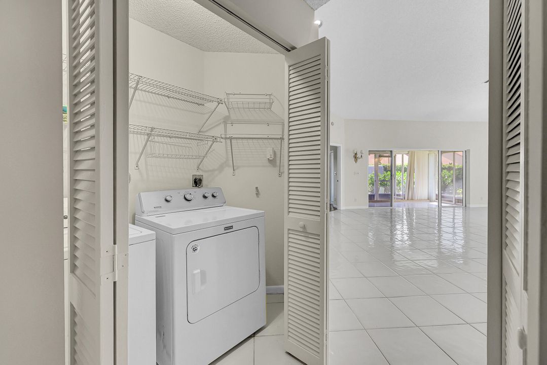 Active With Contract: $299,999 (3 beds, 2 baths, 1706 Square Feet)