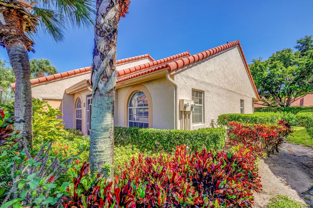 Active With Contract: $299,999 (3 beds, 2 baths, 1706 Square Feet)